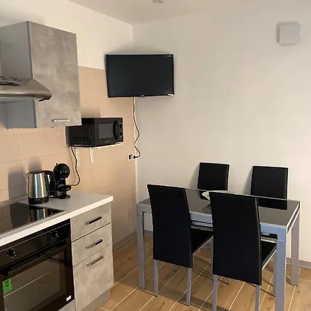 Casa Sandrina Lägenhet Caprino Veronese